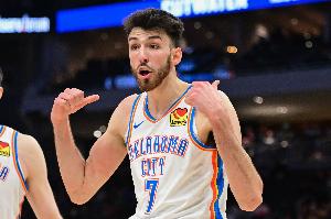 雷霆主帅：用霍姆格伦打五号位的效果很好 我们会保留这个选项