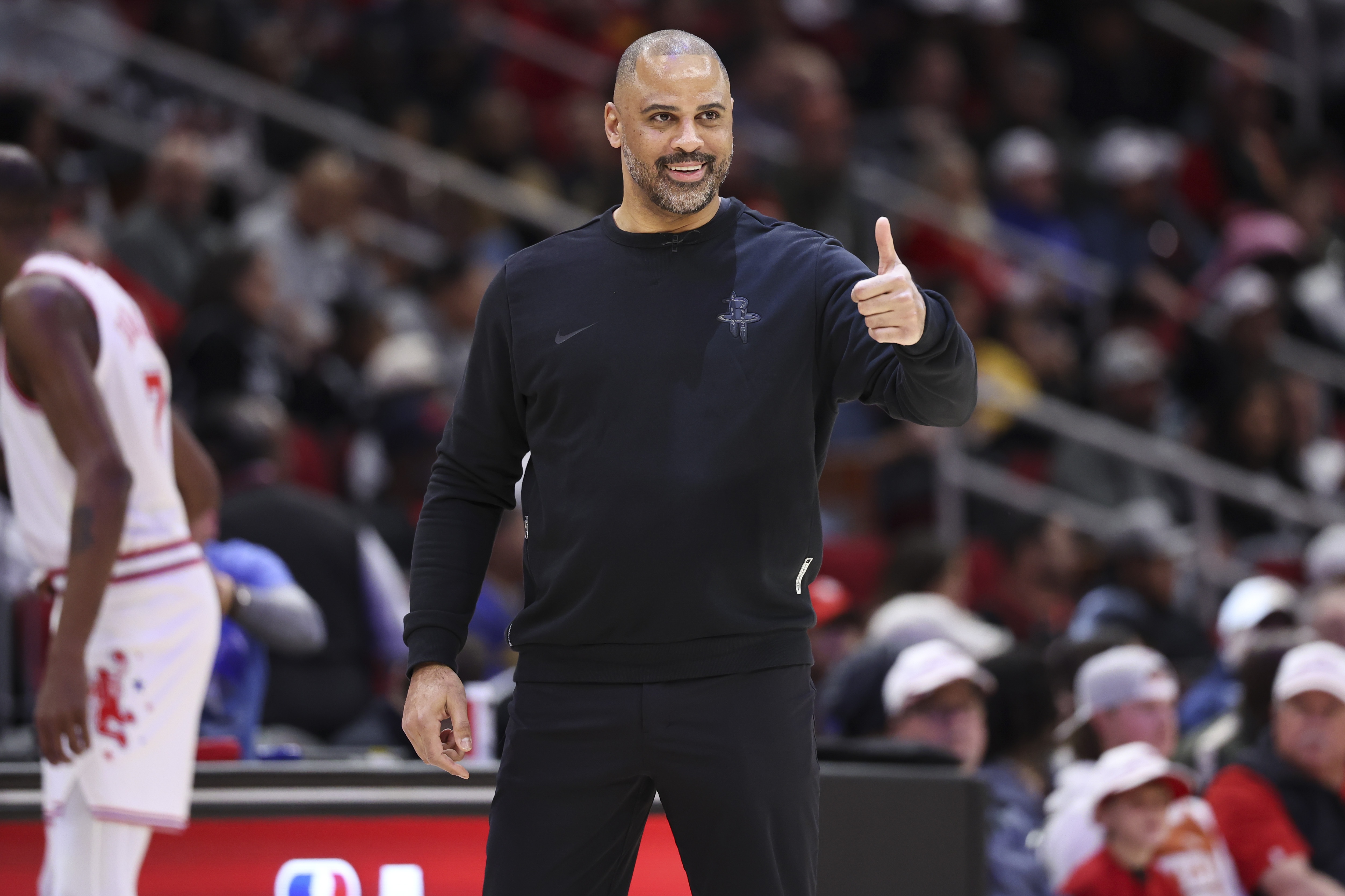 开云体育平台-19个失误人麻了！火箭没控卫&amp;空间拥挤 失误多看似偶然实则必然？