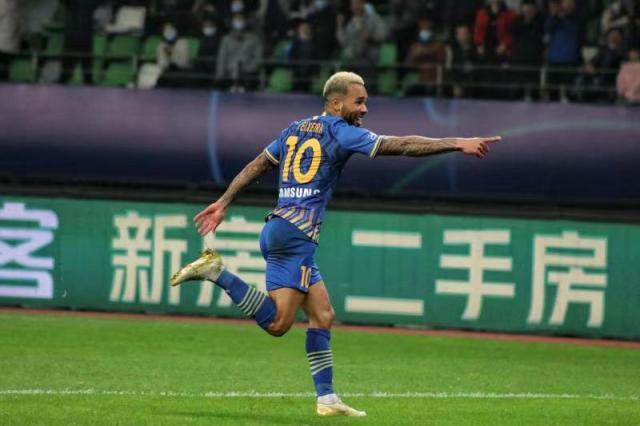 开云-爱游戏-土超豪门用情感牌劝说特谢拉 有望降薪8成签约2年