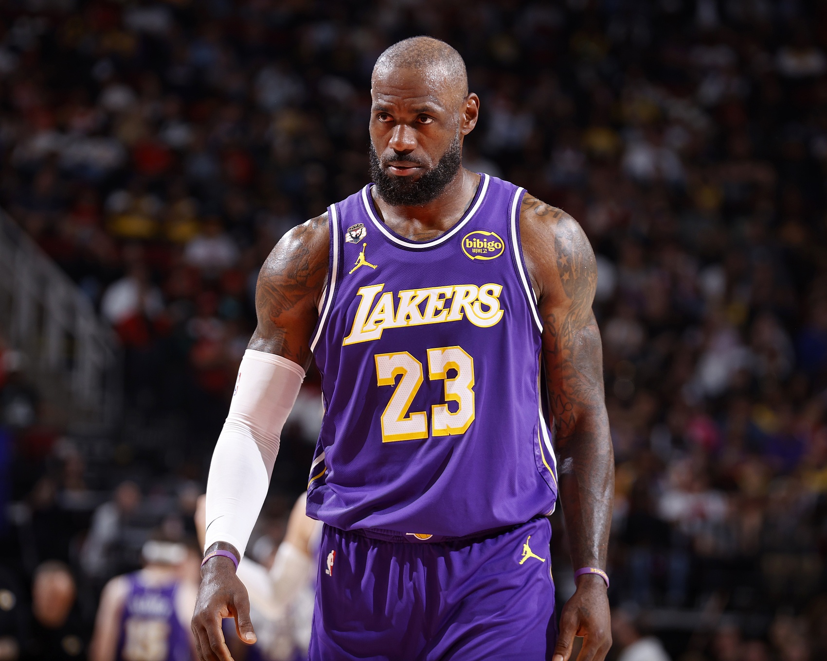 Kaiyun Sports-开云体育-A·史密斯：湖蜜永远无法像骑蜜那样爱戴老詹 他不是科比&amp;魔术师